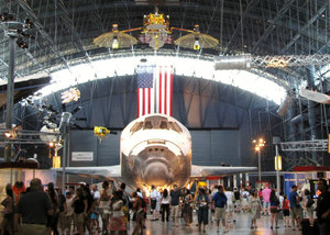 1307-52 The space shuttle, Discovery