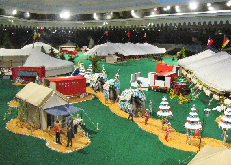 1312-595 Tibbals miniature circus--Office and parade