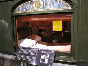 1312-609 One of the bedrooms in The Wisconsin, Ringling's private rail car