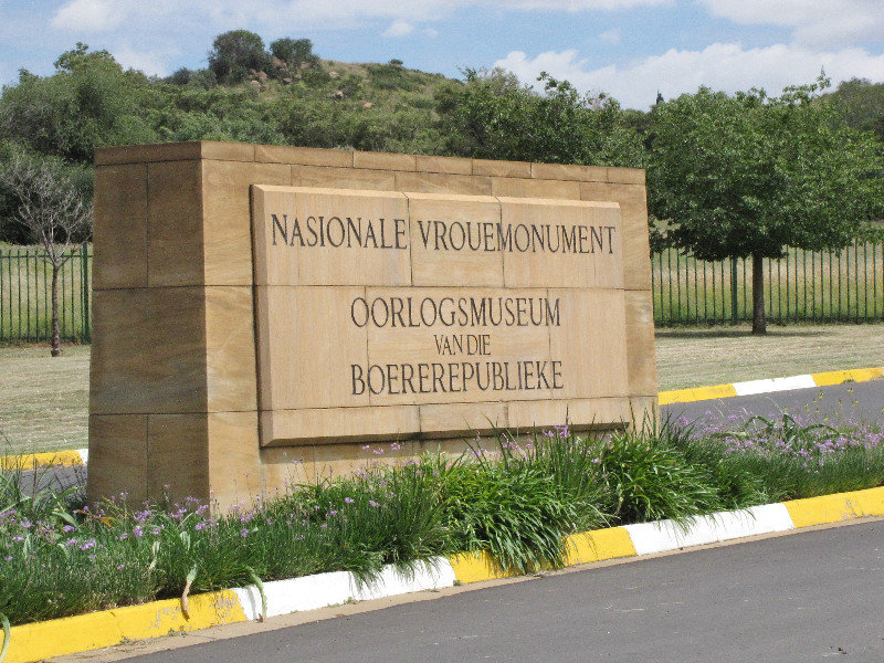1403-180 Women's Memorial Park and Anglo-Boer War Musuem (language is Afrikkans)