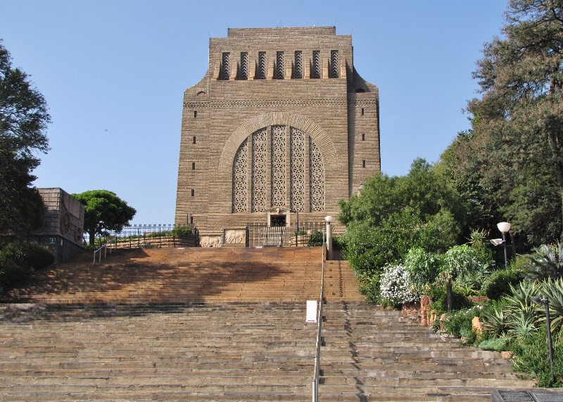 2104-22 Voortrekker Monument, Pretoria--long climb up