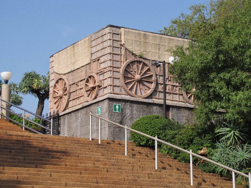 2104-23 Voortrekker Monument, Pretoria--Carving on wall around upper gardens