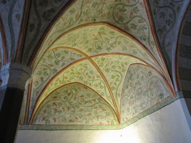 1405-94 Ceiling detail in stairway