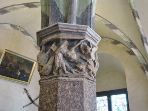 1405-90 Column sculpture telling of the Crusades