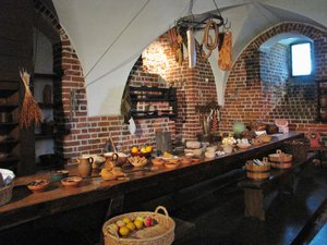 1405-104 Kitchen with samples of food served in the refrectory