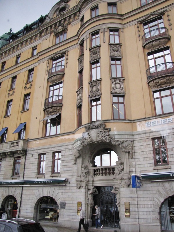 1405-236  Downtown Stockholm building facade