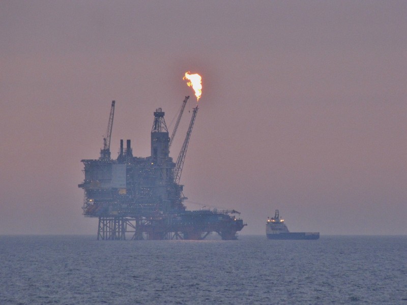 1406-49 Drilling platform on North Sea- A
