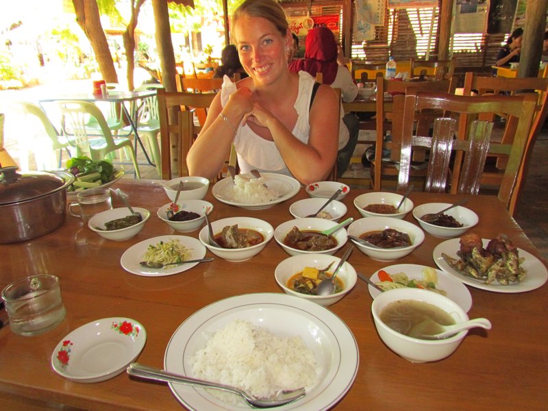 Lunch, Myanmar style