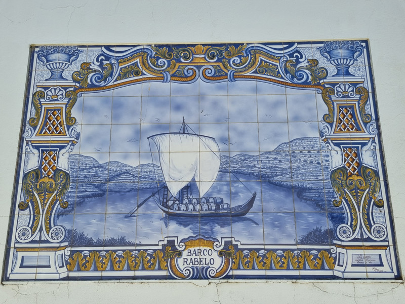 Tiles on the Quinta wall