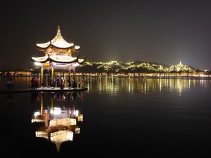 Hangzhou Lake at night