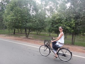We went green on our last day in Siem Rea and rode bikes to the temples