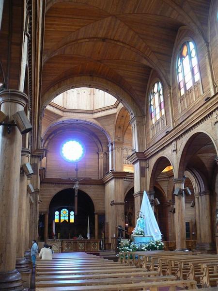 Inside Apóstol Santiago church