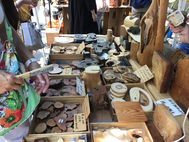 Monthly market - Cathy buys some wood!