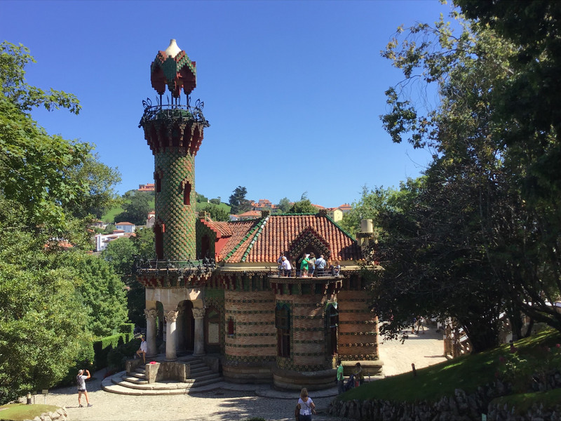 Capriche De Gaudi in Camillas