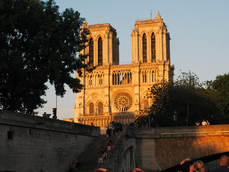 sun on the Notre Dame