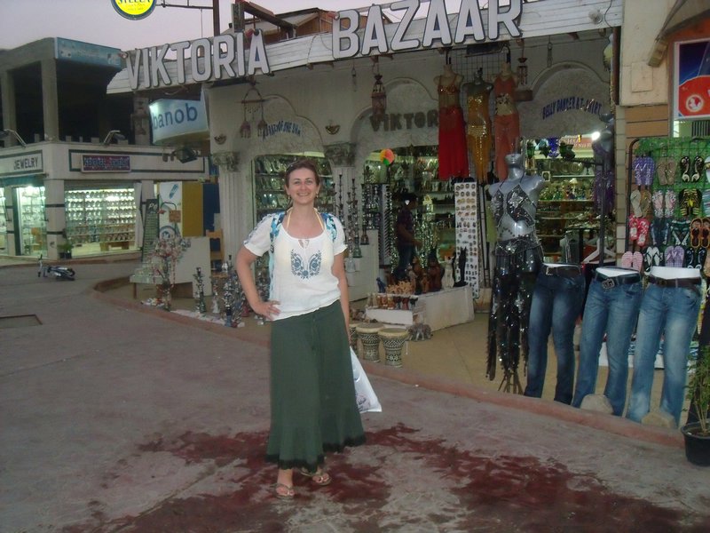 Erica shopping in Dehab