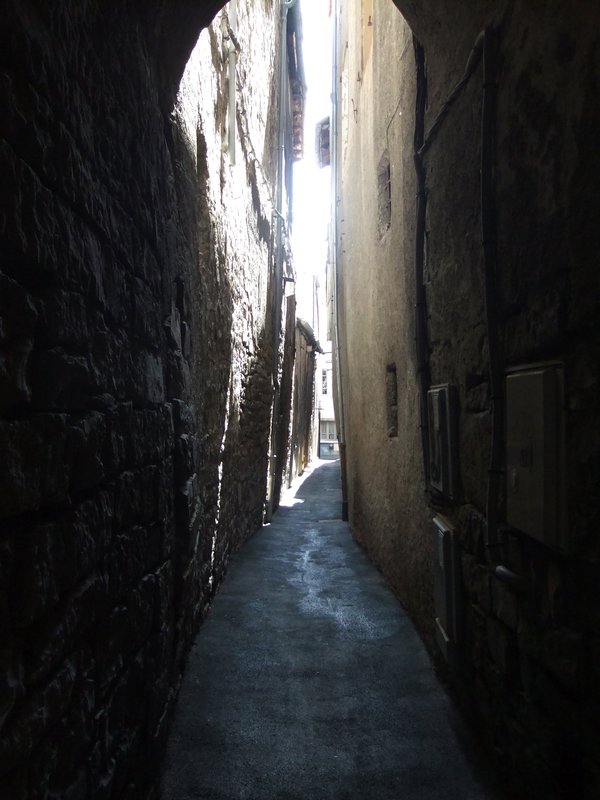 One of the many narrow streets of the town of Millau