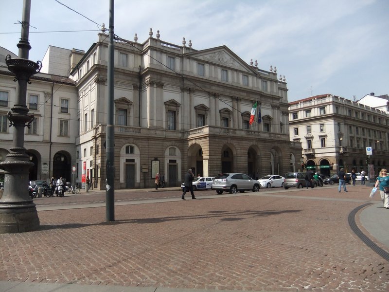 La Scala Theatre from the outside.