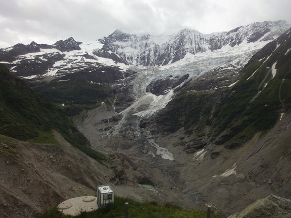 The lower glacier on the trail from Pfingstegg
