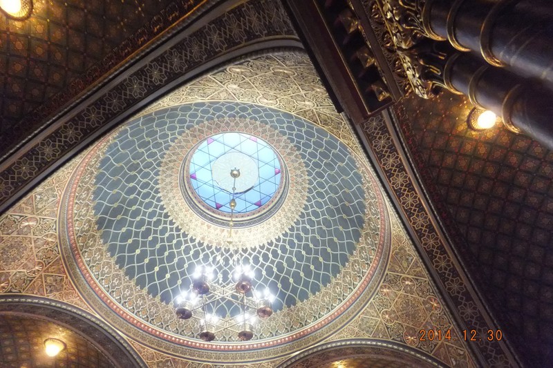 The domed ceiling of the Spanish Synagogue