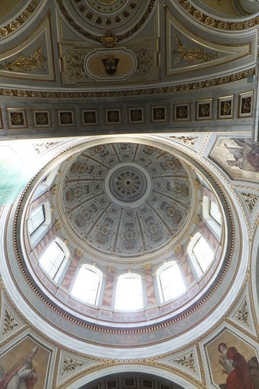 The intricate patterns of the dome of the Basilica 