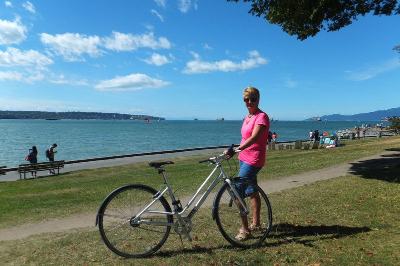 Cycling the path around the shores of Stanley Park