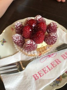 Raspberry cake from Bern