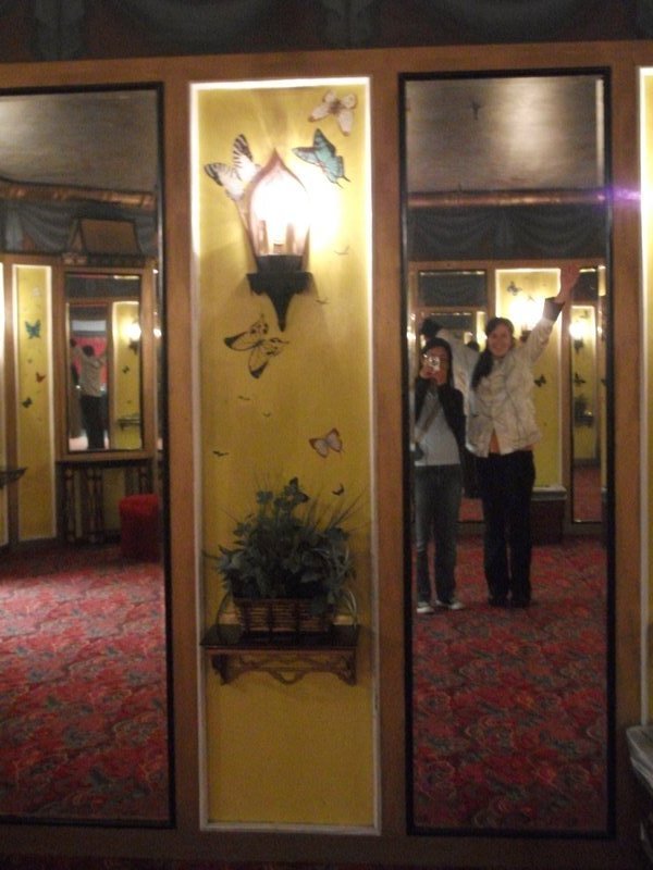 Mann's Chinese Theatre bathroom