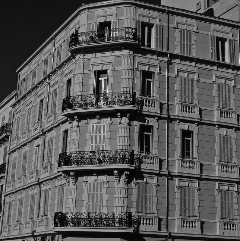 Toulon Building