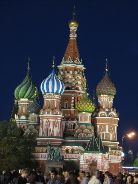 St Basils Cathedral by night...