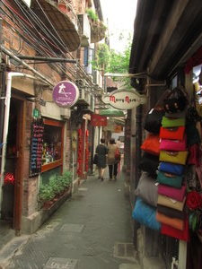 The market lanes round Tai Kang Road