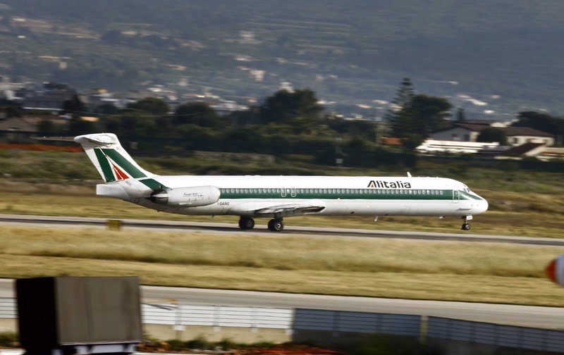 Alitalia taking off