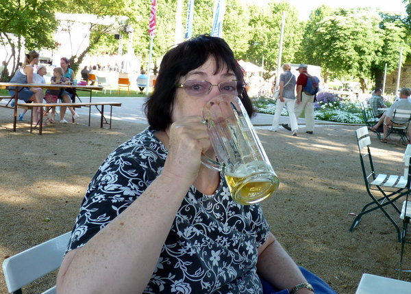 Janet tries German Beer