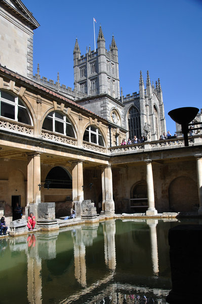 Roman Baths and Bath Abbey - Bath