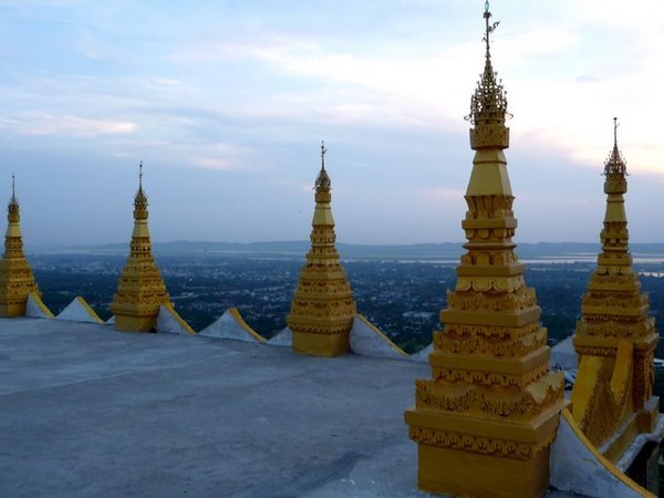 und auf dem Dach auf dem Gipfel des Mandalay Hill