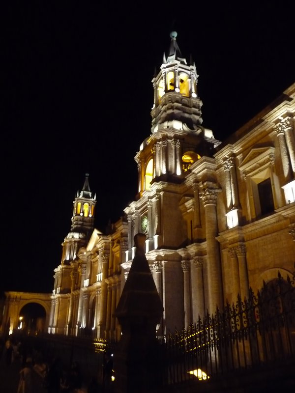 die Kirche am Plaza de Armas