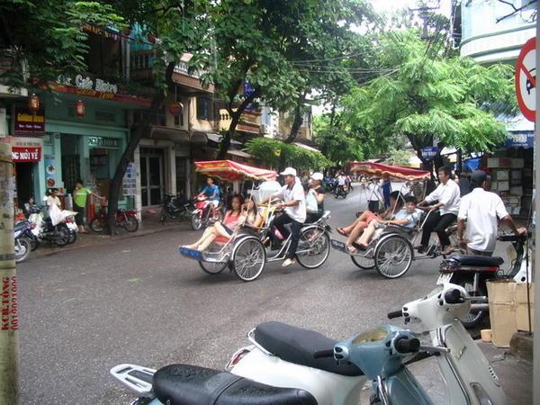 Rikscha-Fahrer im Old Quarter, Hanoi