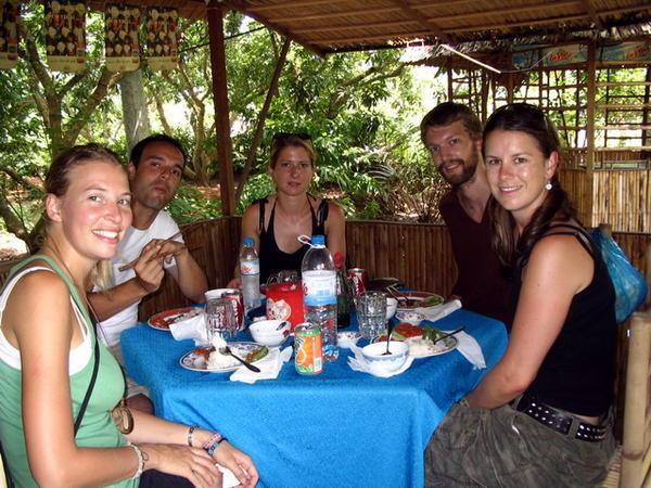 Mittagessen auf einer Mekong-Insel