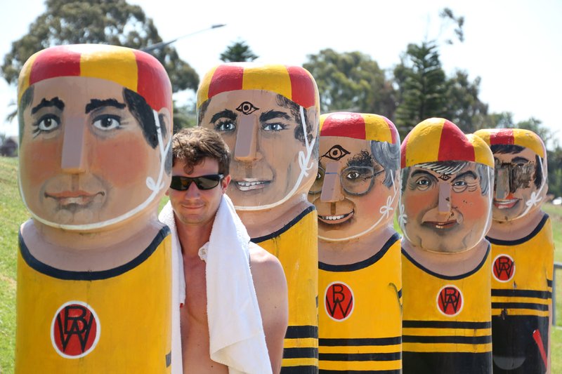4 out of 5 Geelong figures are good looking.  On average.