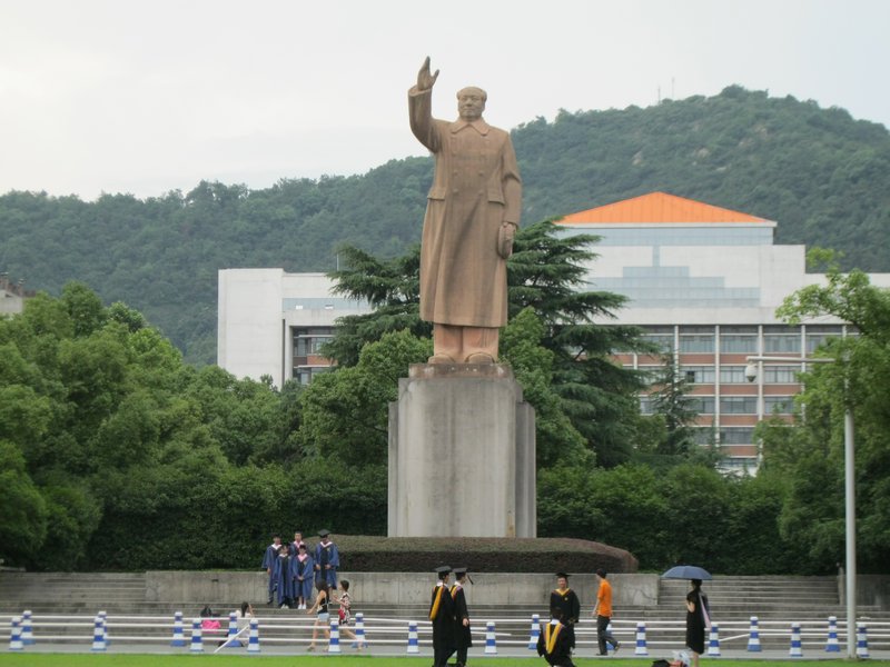 Statue of Mao Zedong