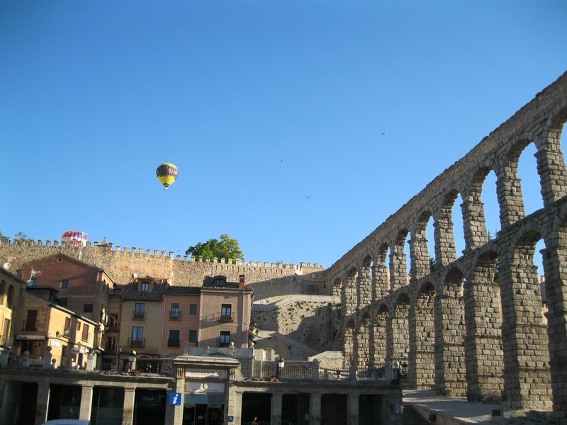 Hot Air Balloons over the Aqueduct