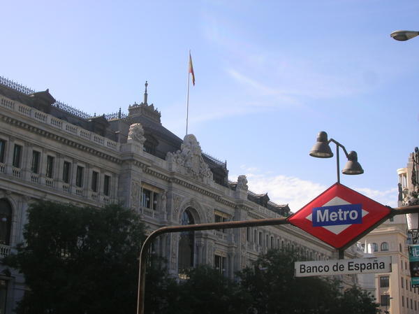 Main Bank in Madrid & Metro