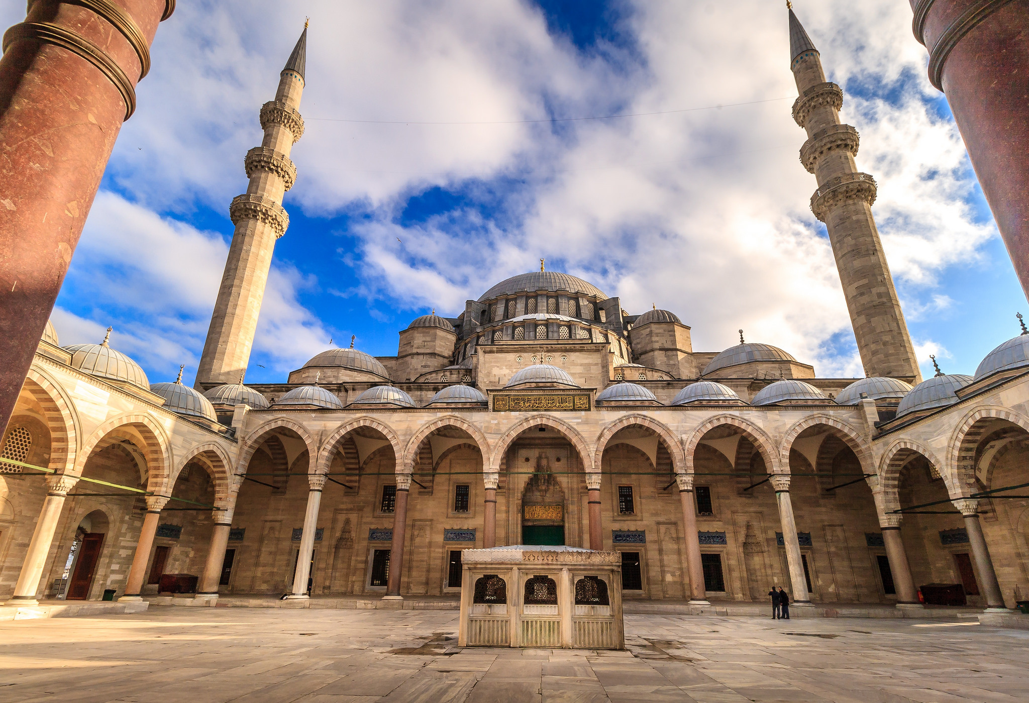 Suleymaniye Mosque Courtyard | Photo