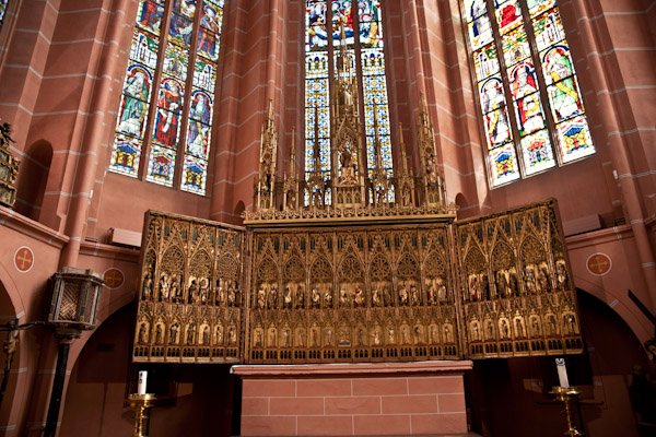 golden alter of fLiebfrauenkirche