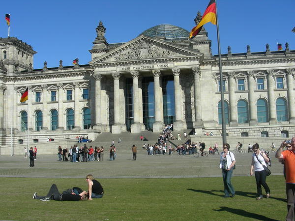 the reichstag building