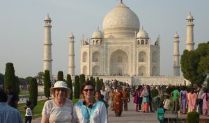 Mum finally sees the Taj Mahal!