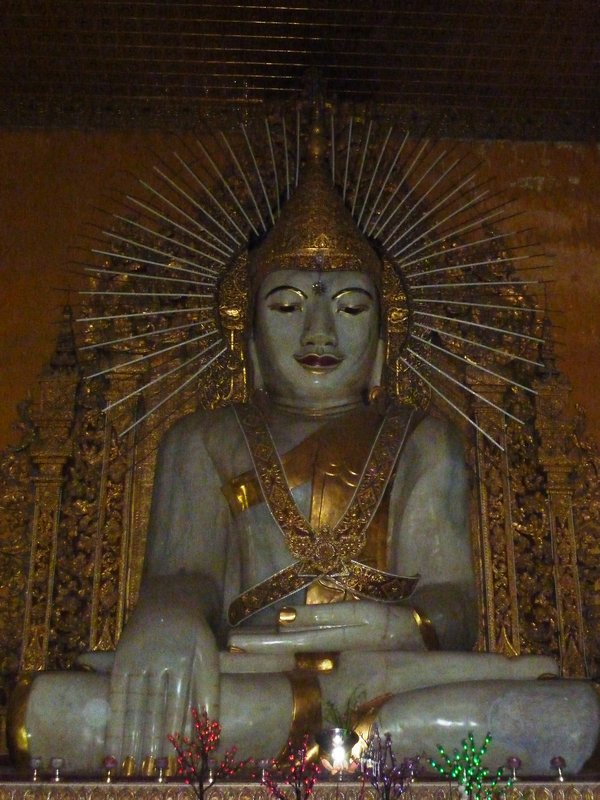Marble Buddha at Kyauktawgyi - 26ft - 900 tons