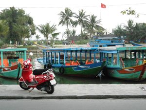 The two main forms of transport in Hoi An