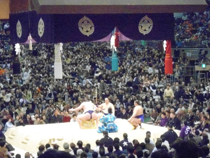 Hakuko the Yokinawa performs the blessing of the dayo