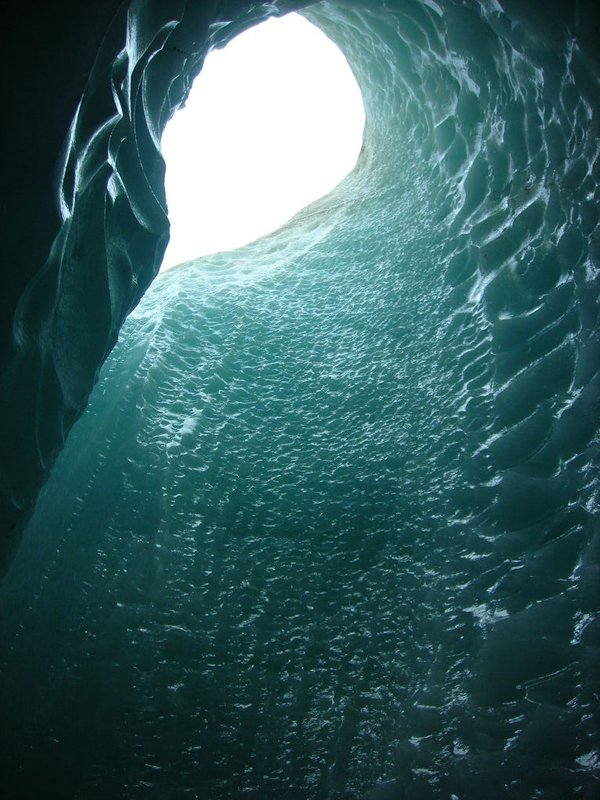 Abertura en caverna de hielo